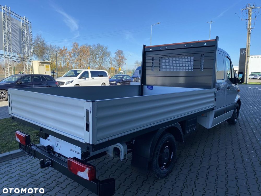 Mercedes-Benz Sprinter - 4