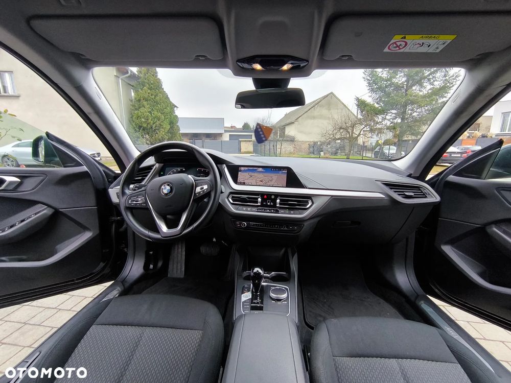 BMW Seria 2 216d - 26