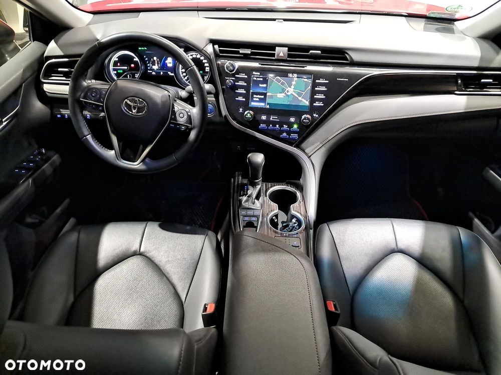 Toyota Camry 2.5 Hybrid Executive CVT - 12