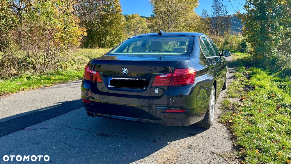 BMW Seria 5 528i xDrive - 15