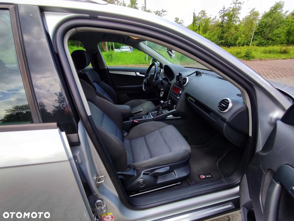 Audi A3 Sportback 2.0 TDI DPF Ambiente - 11