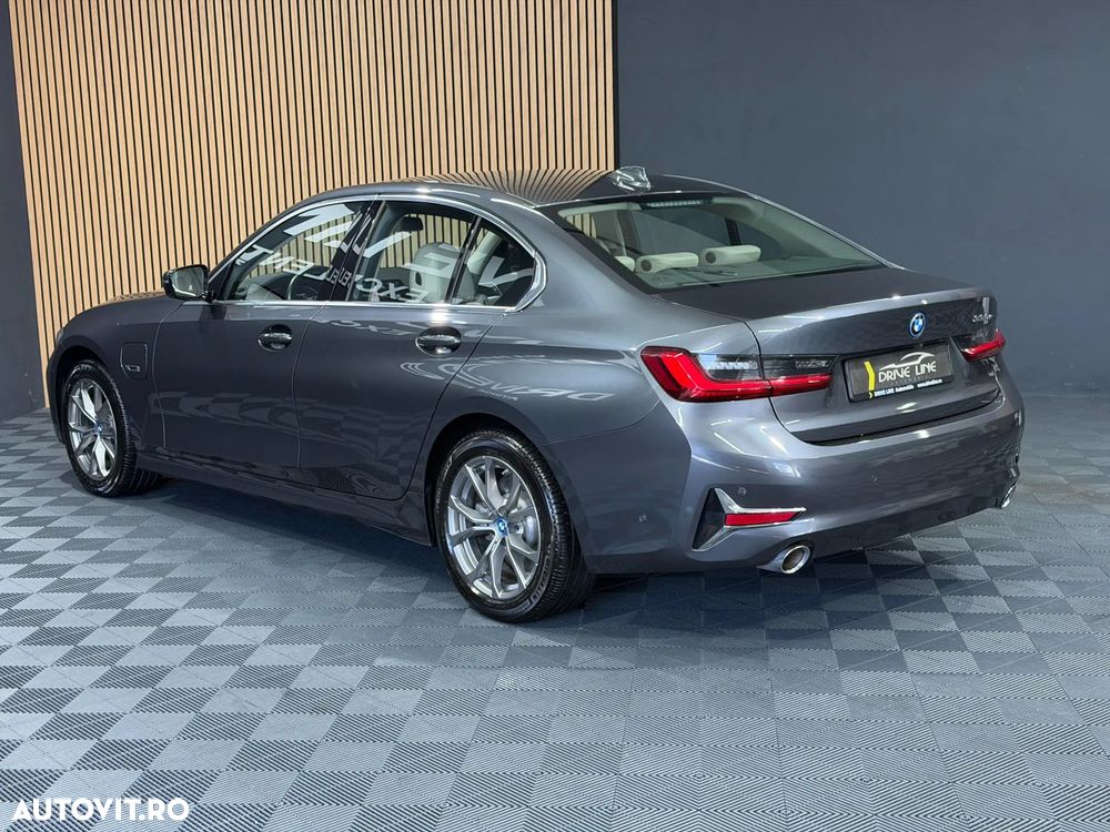 BMW 3 Series 2021 — imagine 6