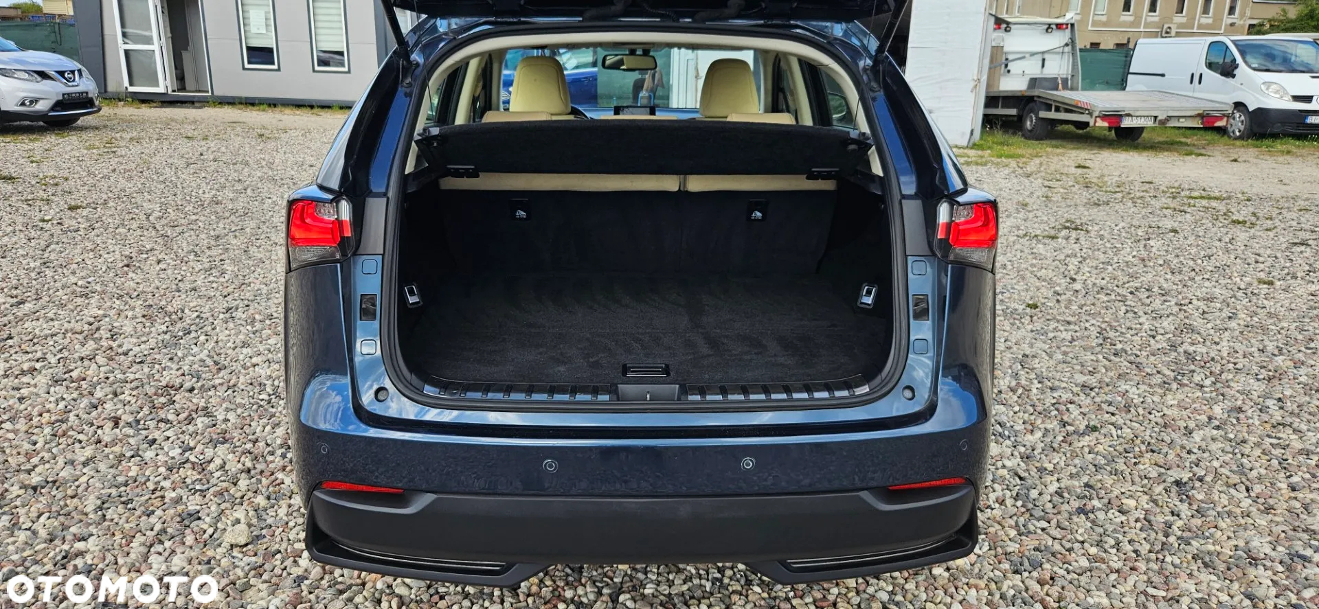 Lexus NX 300h Business Edition AWD - 23