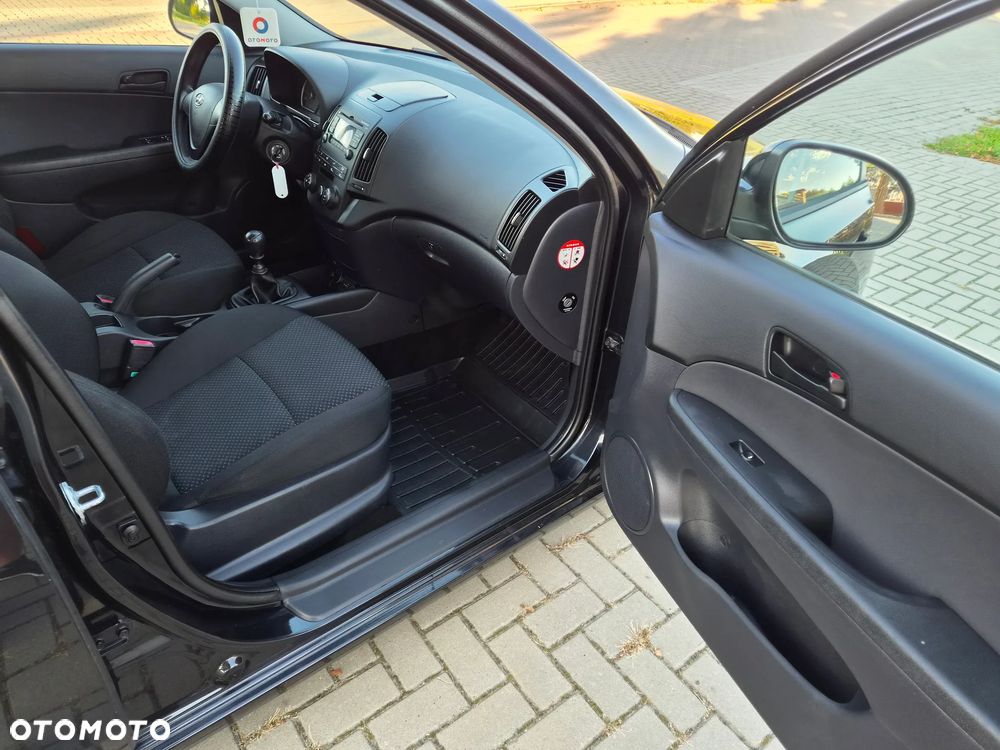 Hyundai i30 1.4 Team 08 - 13