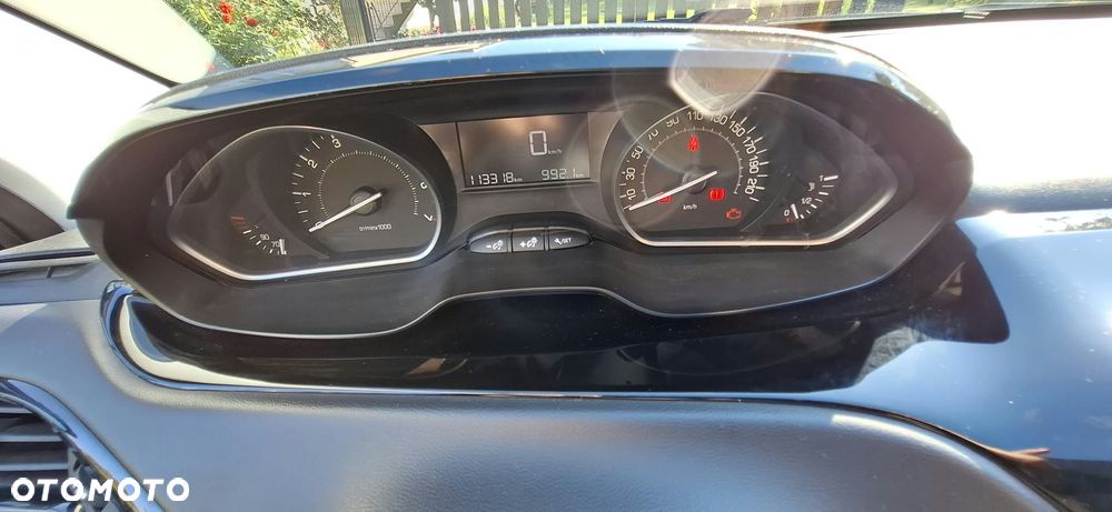 Peugeot 208 - 6