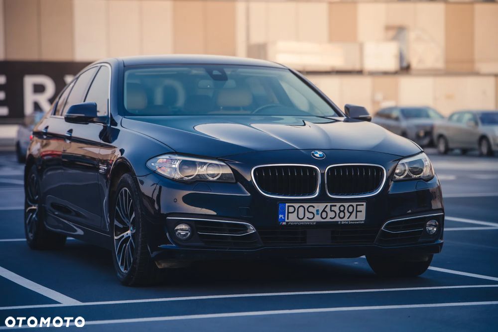 BMW Seria 5 520d xDrive Luxury Line - 2