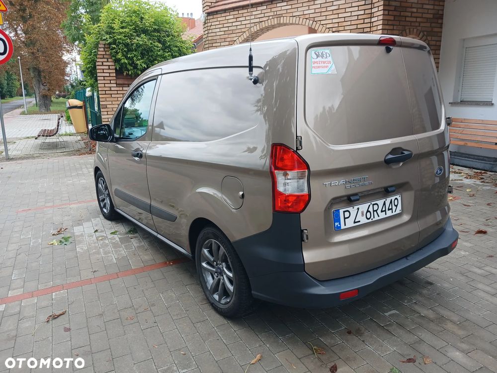 Ford transit courier - 4