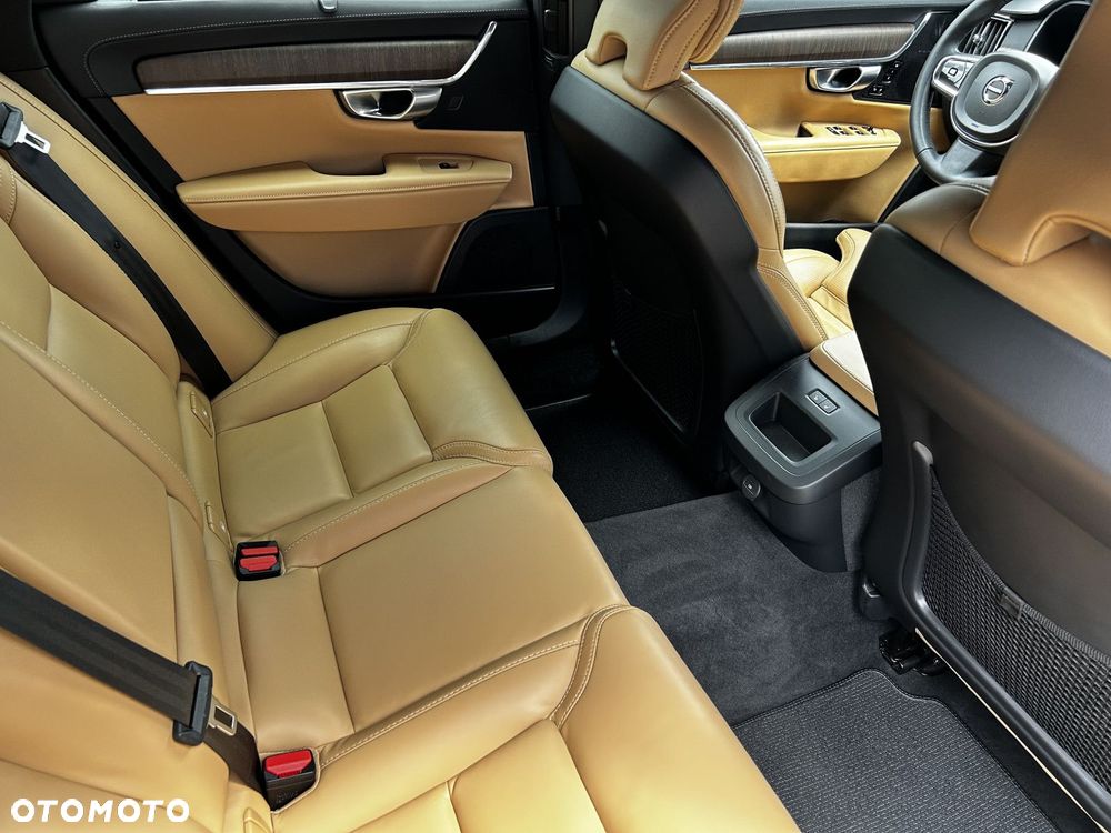 Volvo V90 Cross Country - 14