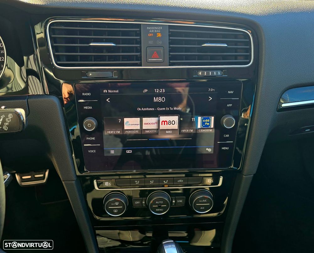 VW Golf Variant 1.6 TDi Highline DSG - 14