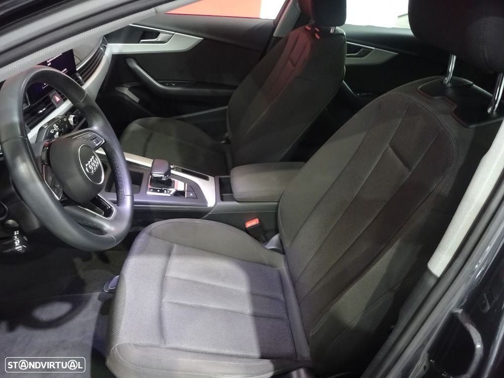 Audi A4 Avant 30 TDI S tronic - 12