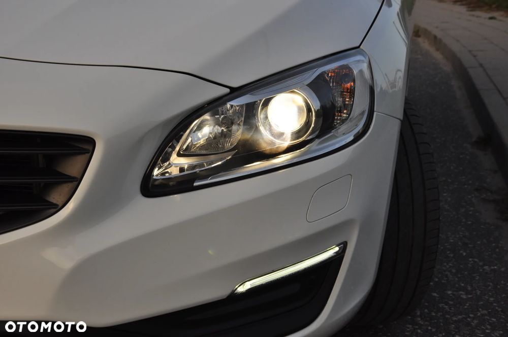 Volvo V60 D3 Summum - 16