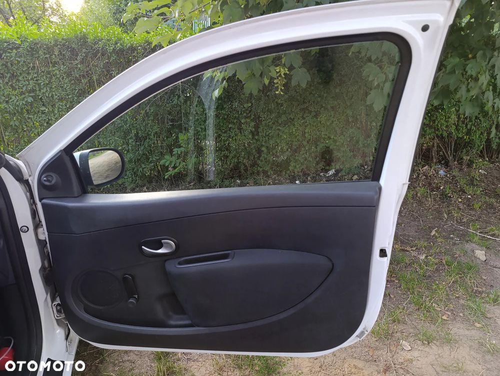 Renault Clio 1.2 16V 75 Dynamique - 10