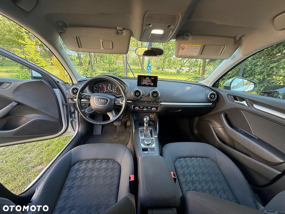 Audi A3 Sportback 1.6 TDI DPF Ambition S tronic - 30