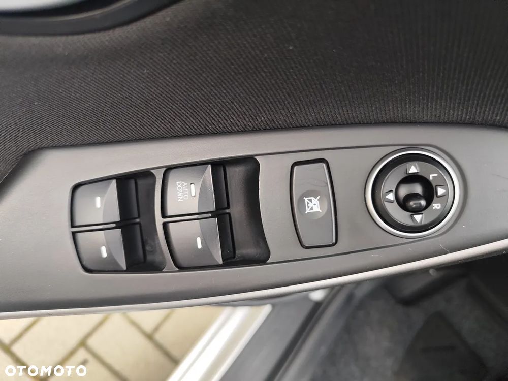 Hyundai i30 1.6 CRDi Automatik Trend - 11