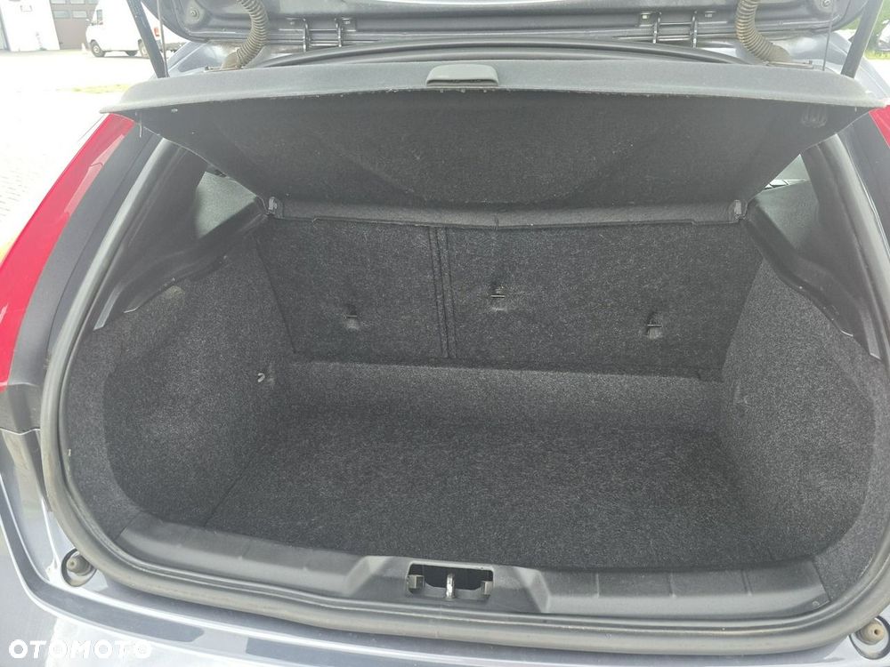 Volvo V40 - 29