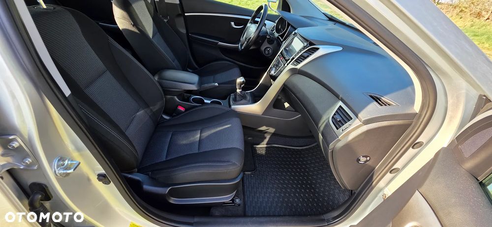 Hyundai i30 1.6 Comfort - 4