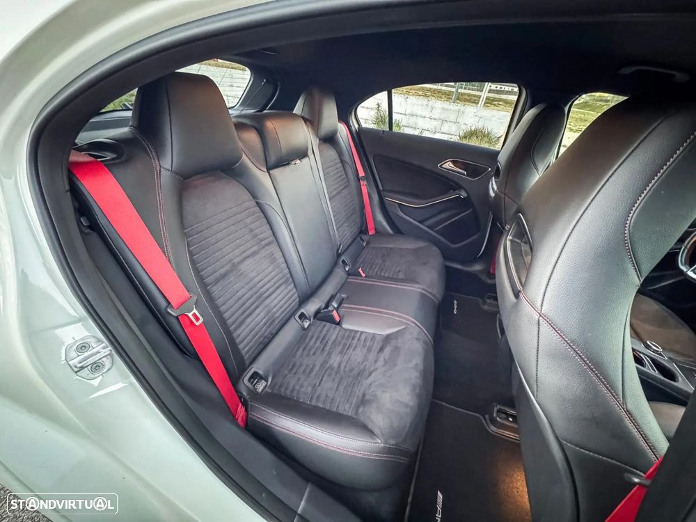Mercedes-Benz A 45 AMG 4Matic Speedshift 7G-DCT - 16