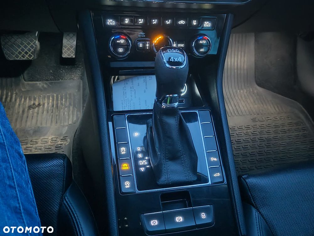 Skoda Superb 2.0 TDI 4x4 DSG L&K - 12