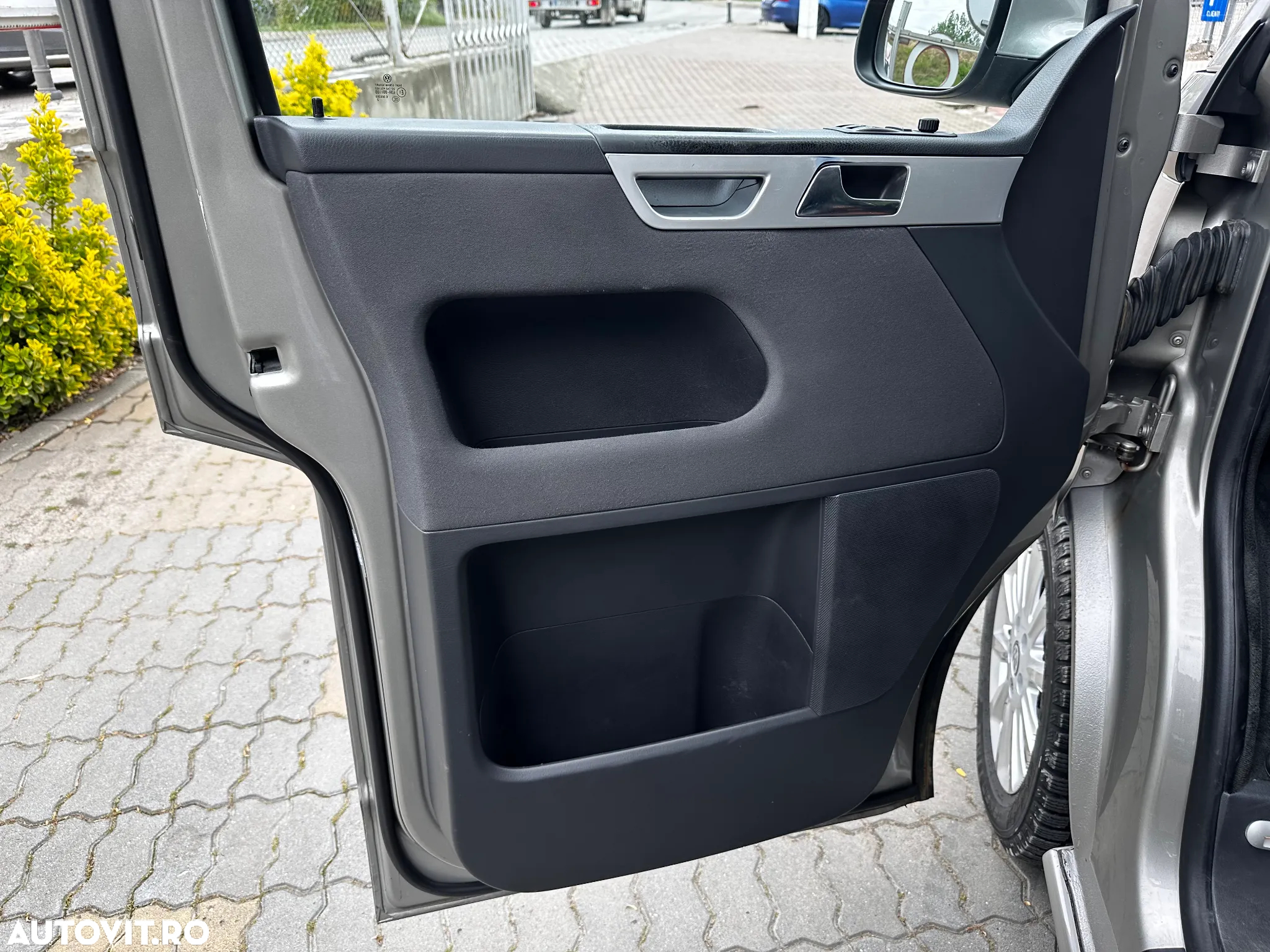 Volkswagen Multivan - 30