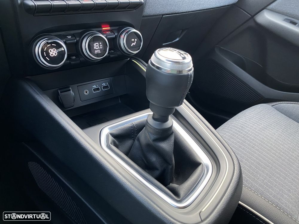 Renault Clio 1.0 TCe Evolution - 23