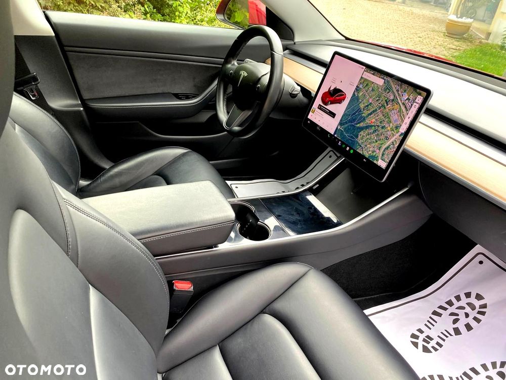 Tesla Model 3 - 31