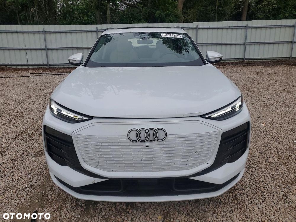Audi Q6 e-tron Quattro - 6