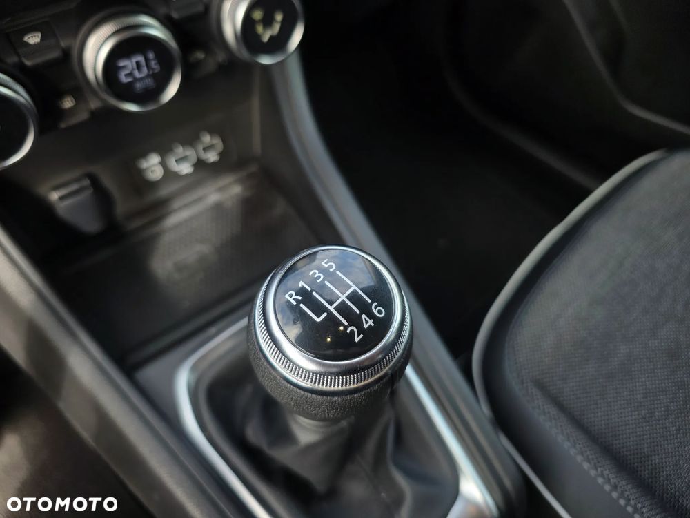 Renault Captur TCe 140 GPF INTENS - 23