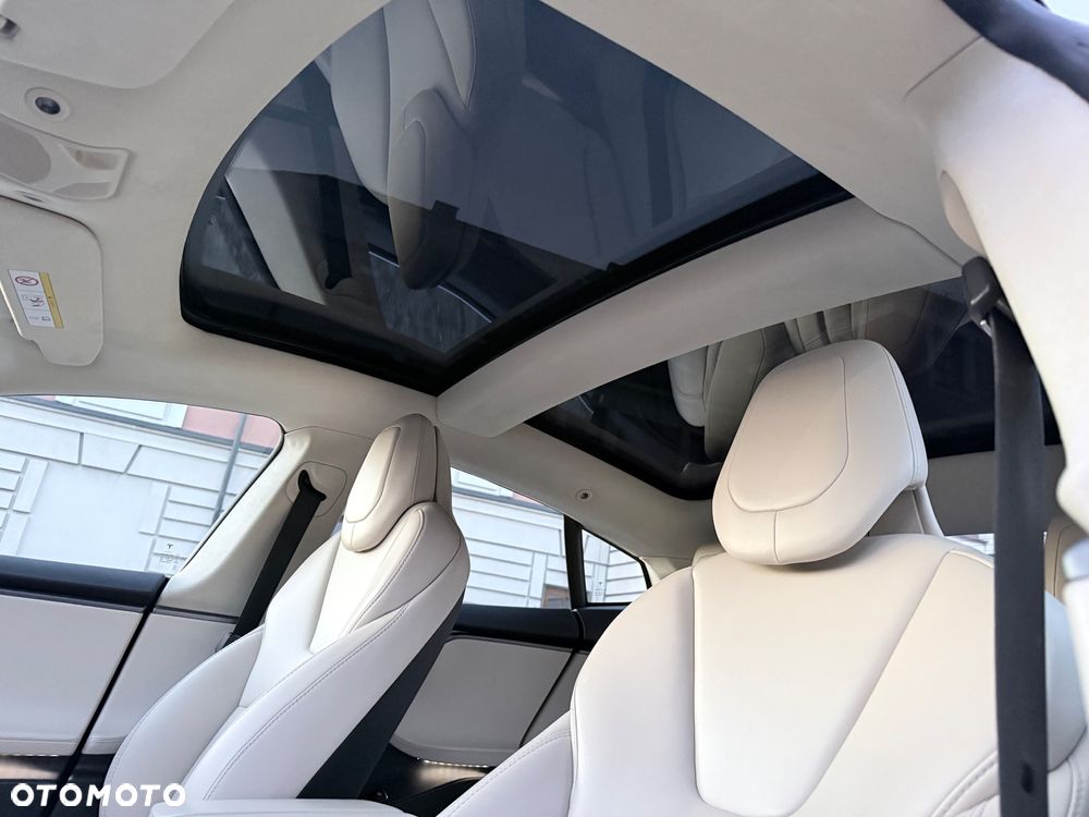 Tesla Model S - 20