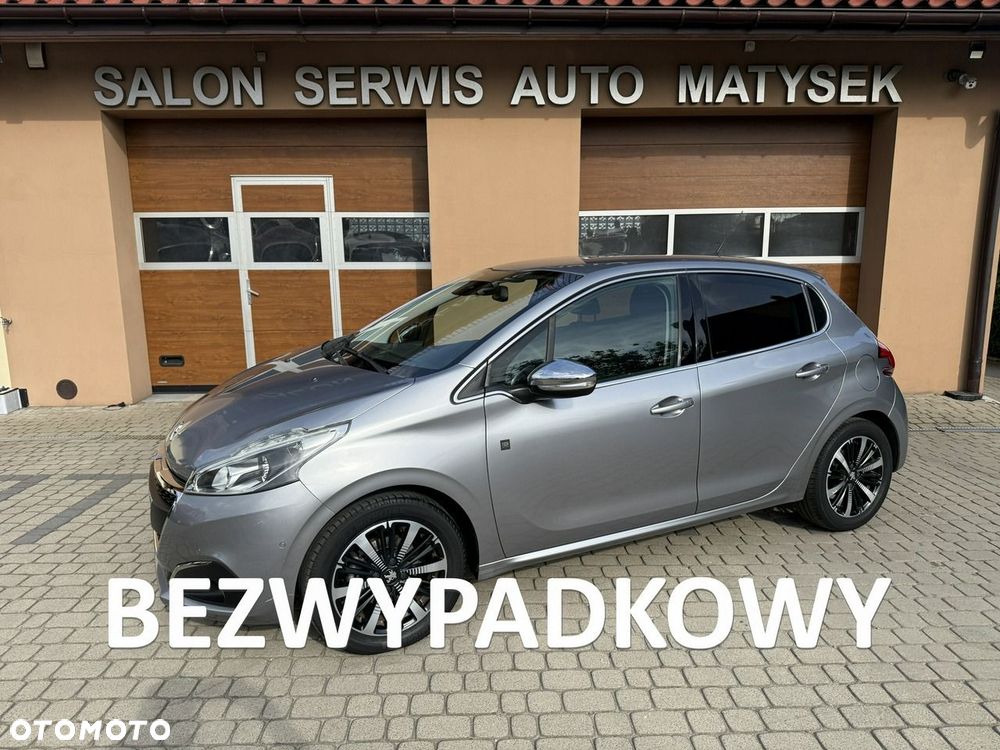 Peugeot 208 - 1