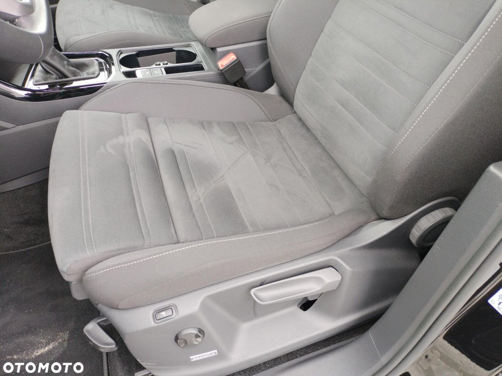 Volkswagen Touran 2.0 TDI BMT Highline DSG - 12
