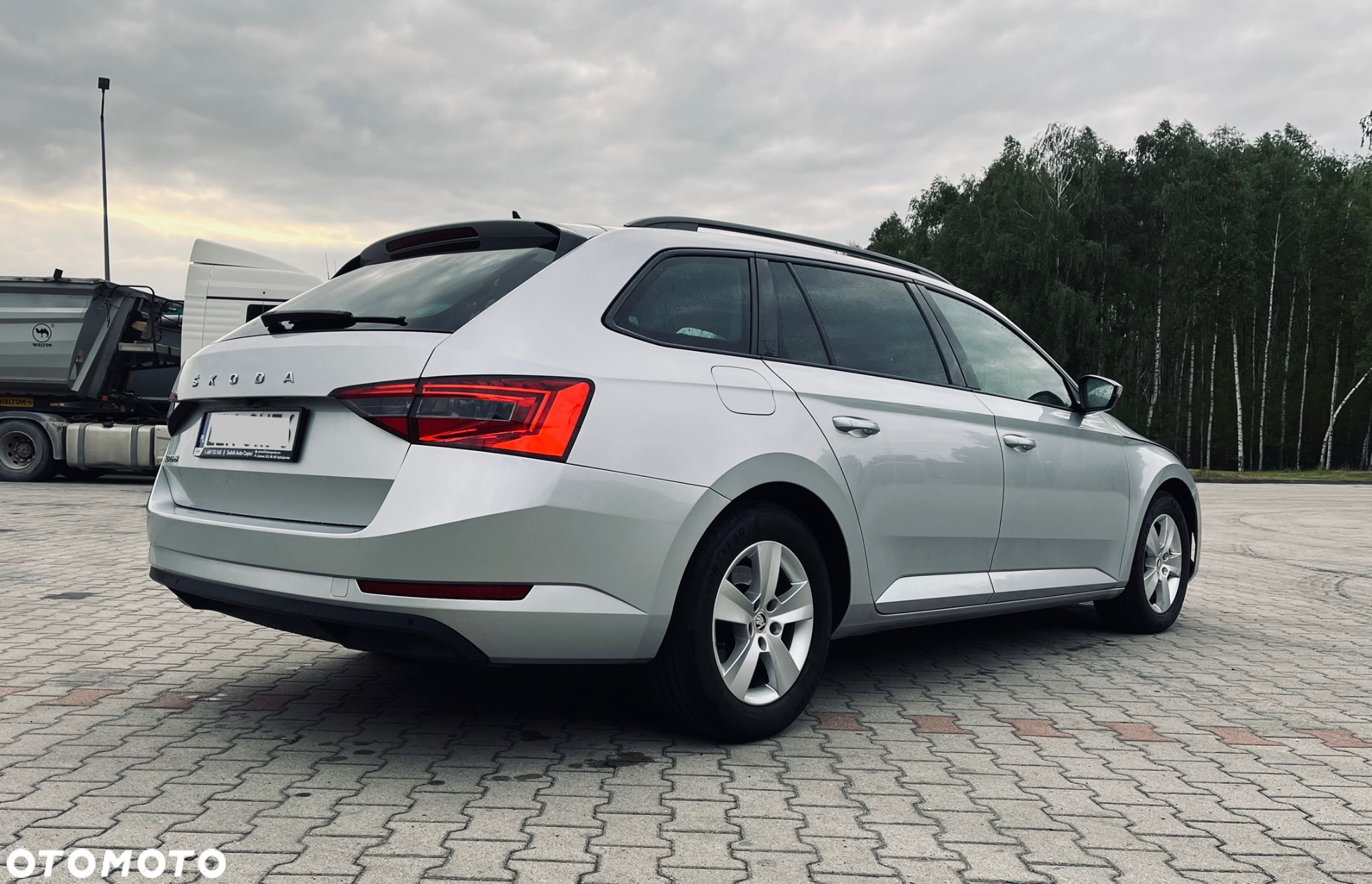 Skoda Superb 2.0 TDI Ambition DSG - 6