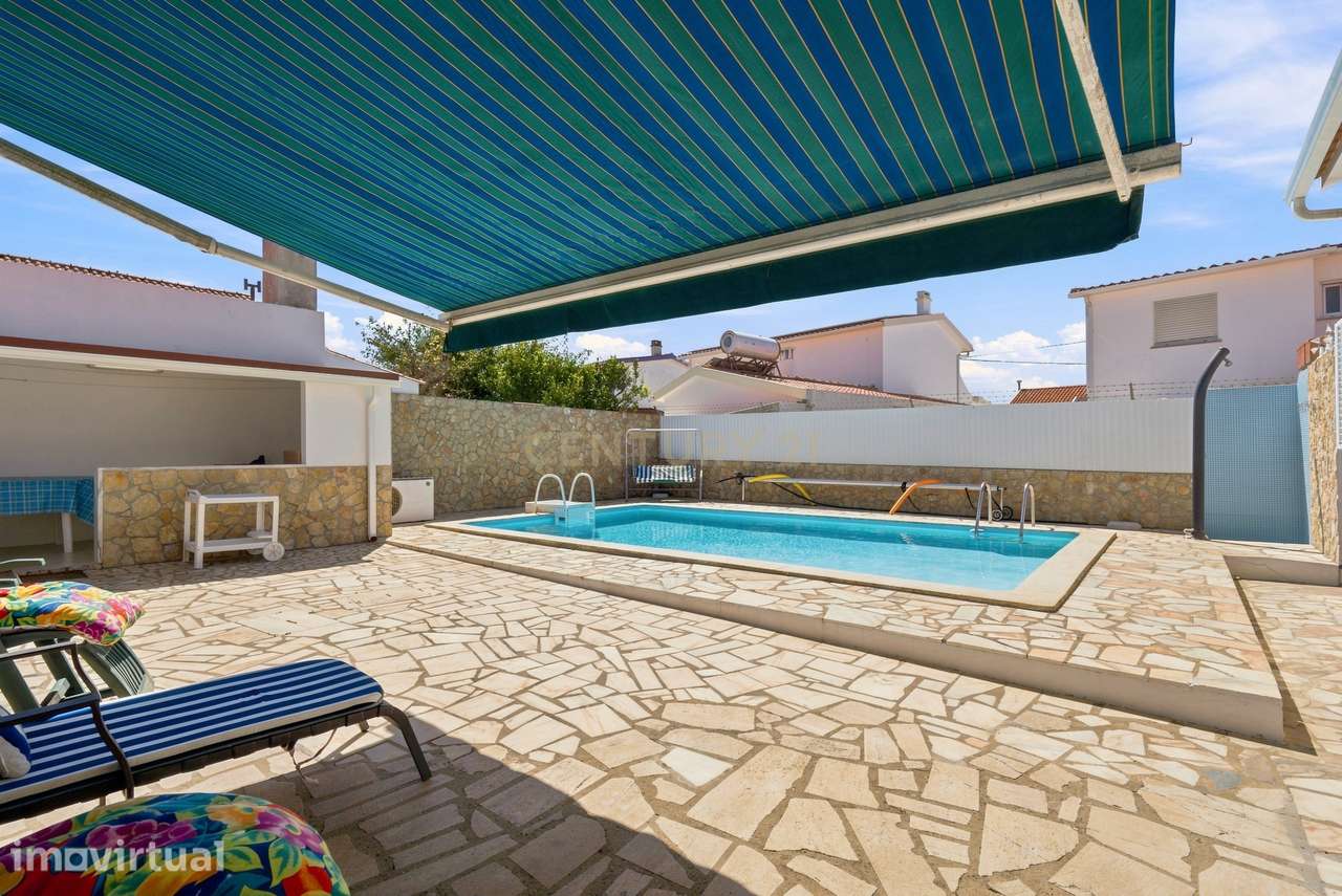 MORADIA TÉRREA T2+2 COM GARAGEM E PISCINA AQUECIDA, NA SILVEIRA, A 5 M - Grande imagem: 2/52