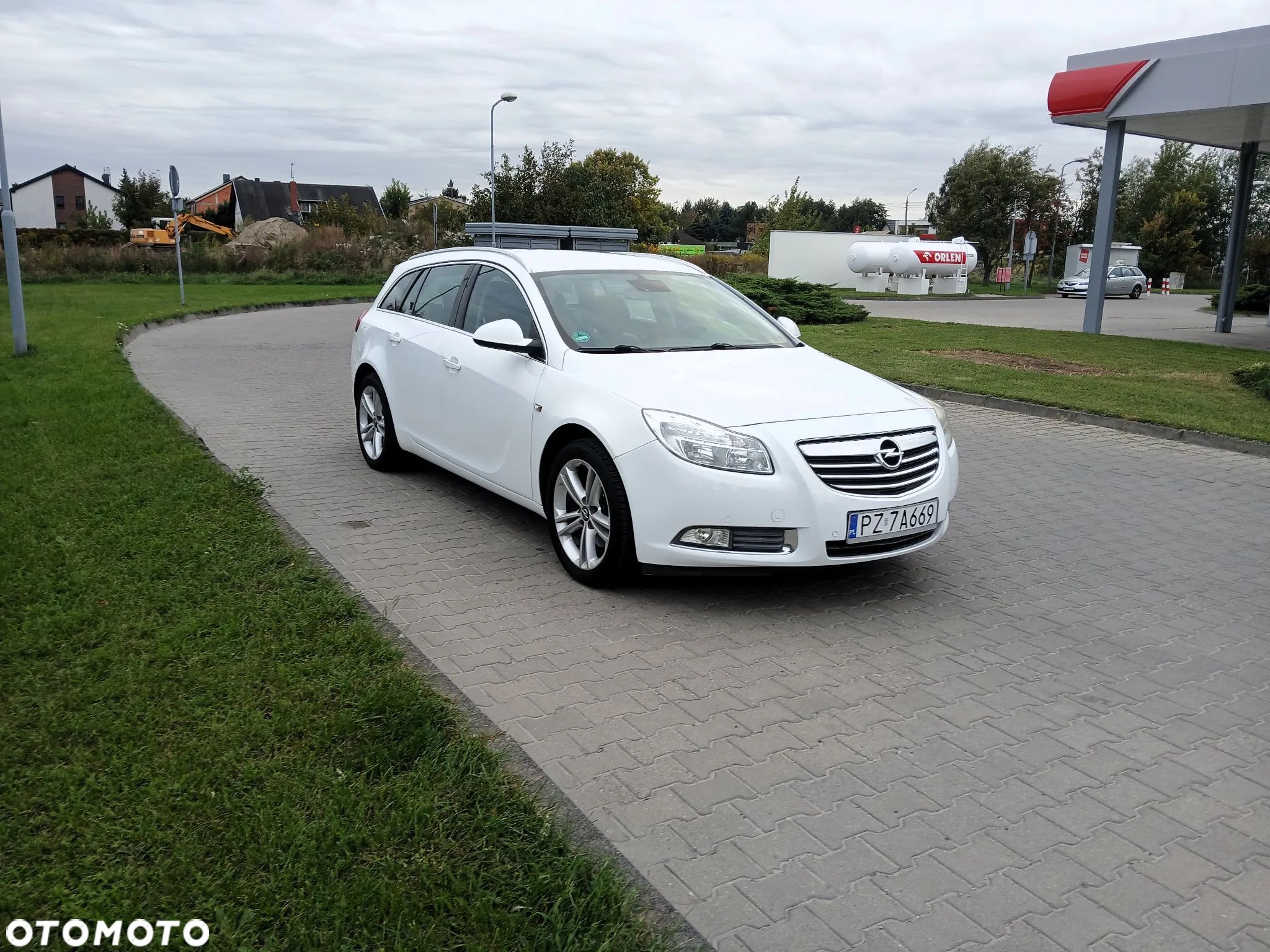 Opel Insignia ver-1-6-turbo-cosmo - 1