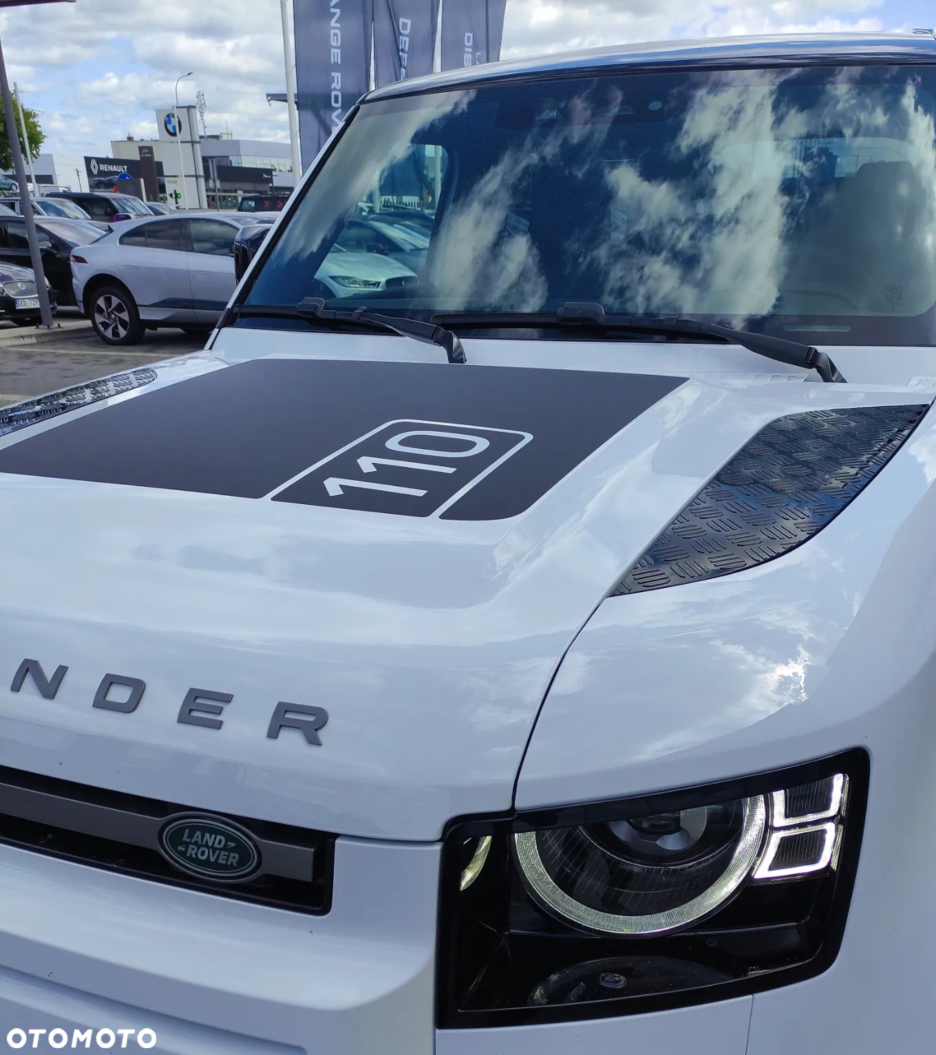 Land Rover Defender - 21