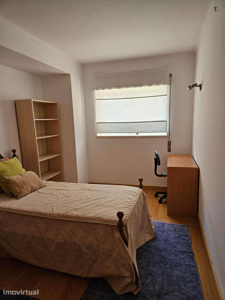 Quarto - localizado em Lumiar Lisbon - Grande imagem: 2/20