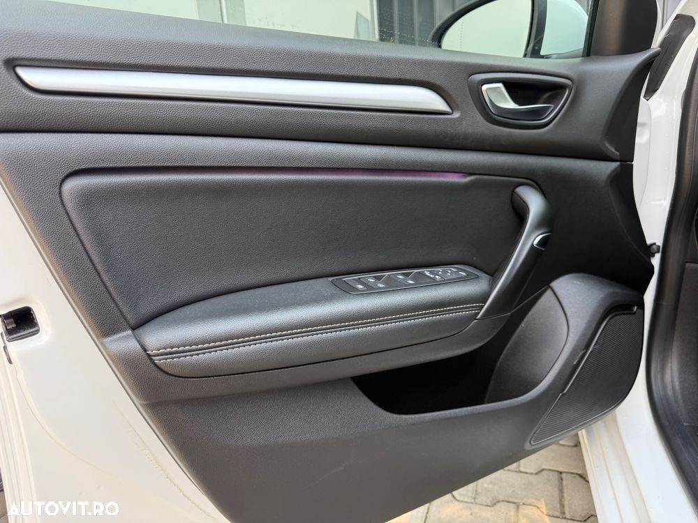 Renault Megane Blue dCi 116 EDC Intens - 12
