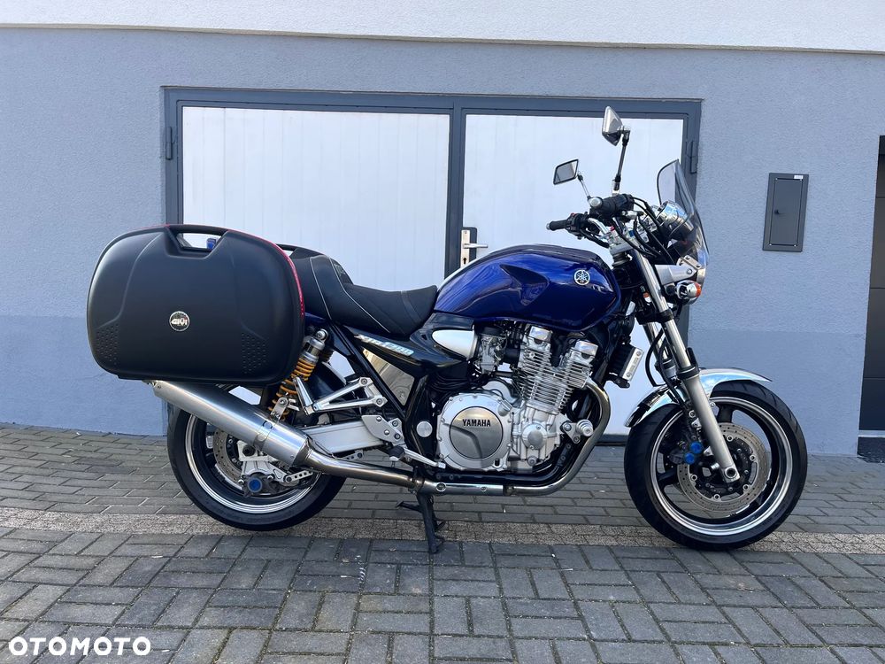 Yamaha XJR - 4