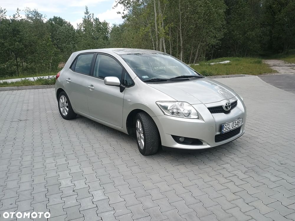 Toyota Auris 1.6 VVT-i Sol - 2
