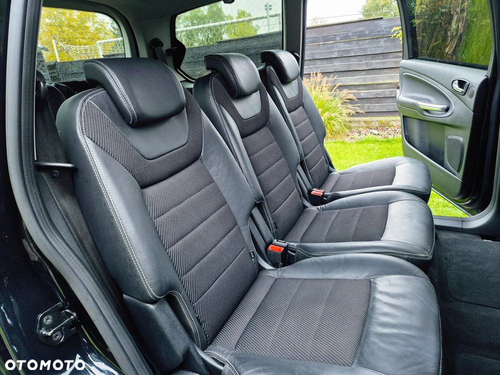 Ford Galaxy 2013 photo 3