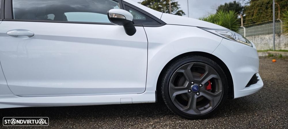 Ford Fiesta 1.6 T ST - 13