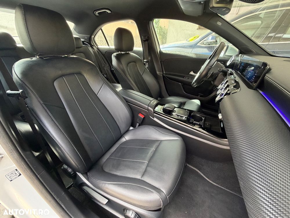 Mercedes-Benz A 180 Sedan 7G-DCT - 13