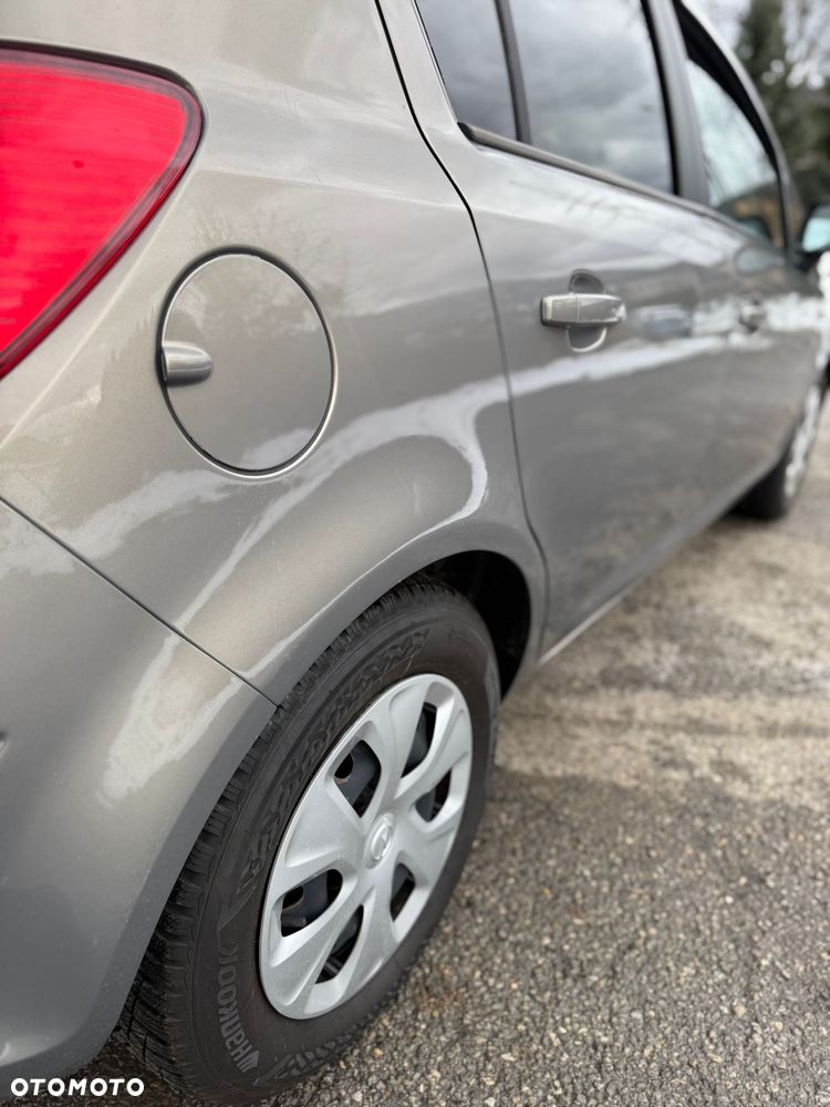 Opel Corsa 1.2 16V Edition / Active - 10