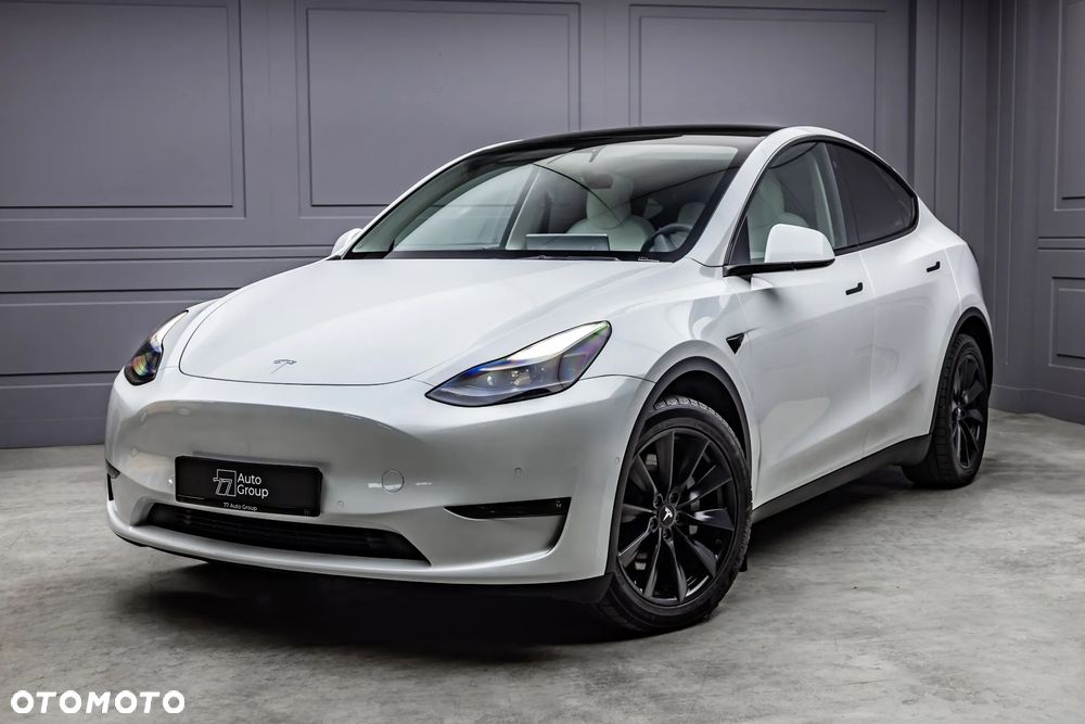 Tesla Model Y - 2