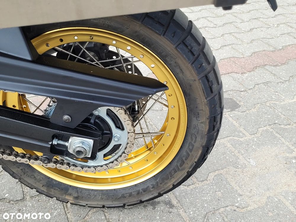Suzuki V-STROM - 9