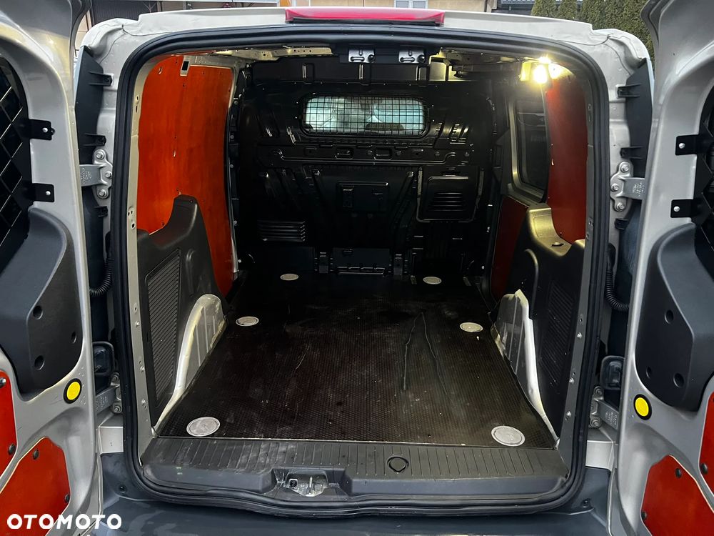 Ford Transit Connect - 20