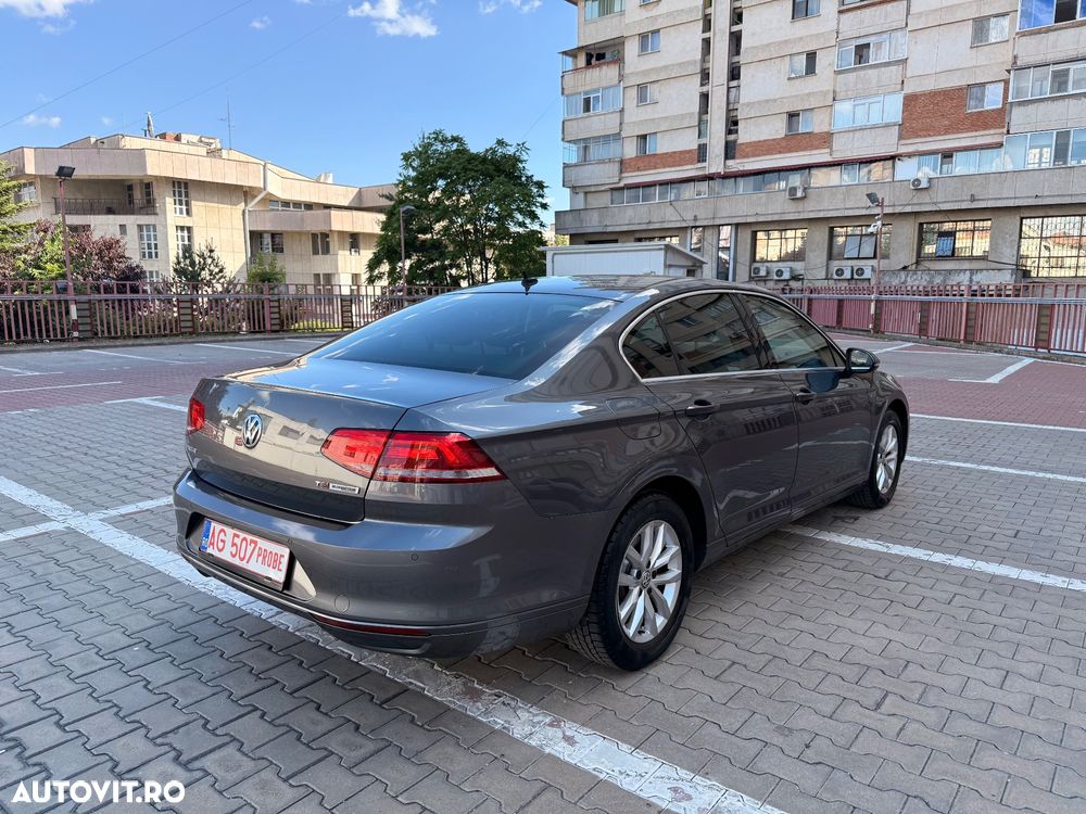 Volkswagen Passat - 4