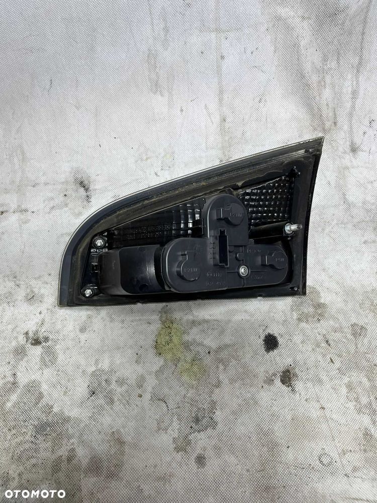 Lampa lewy tył wewnętrzna (w klapę) Ford S-MAX Mk1 - 2