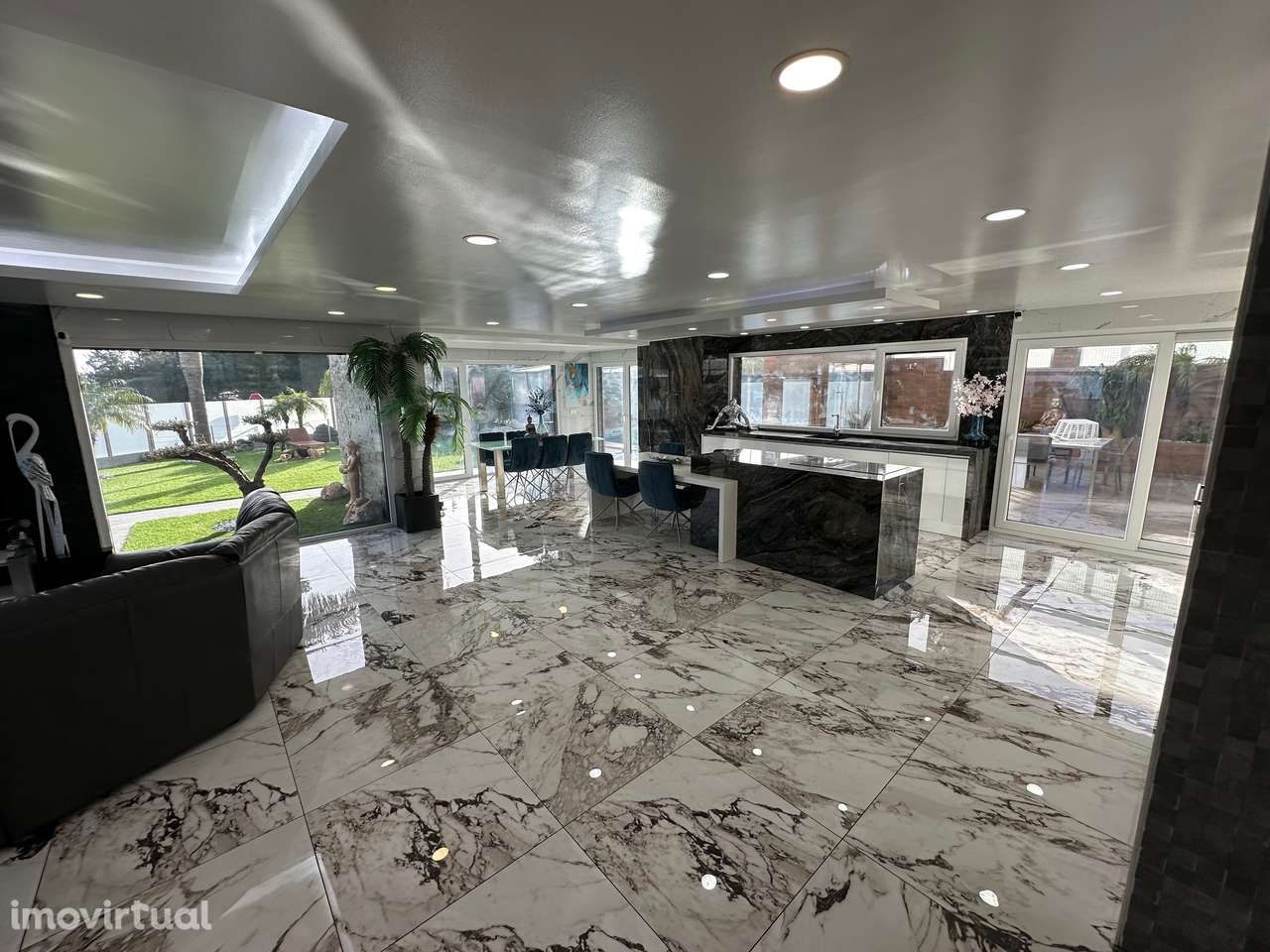 Moradia acabamentos de luxo com 4 suites na Charneca da Caparica - Grande imagem: 5/60