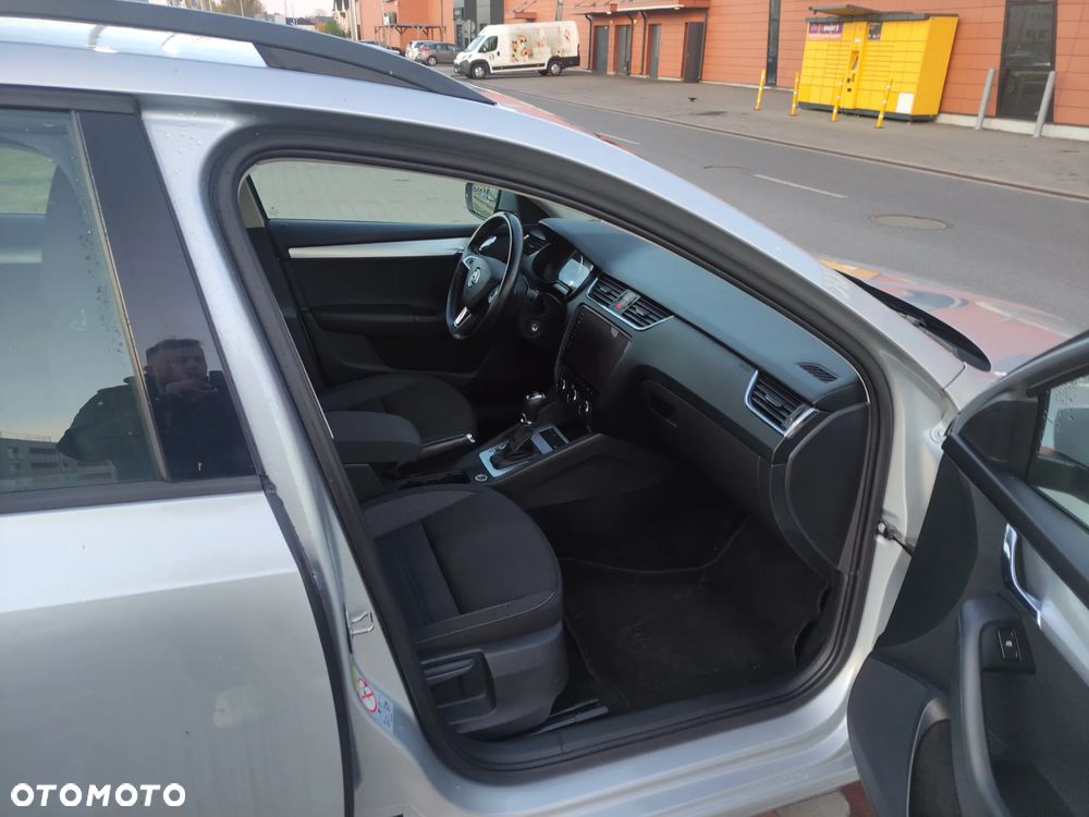Skoda Octavia 1.6 TDI Ambition DSG - 5