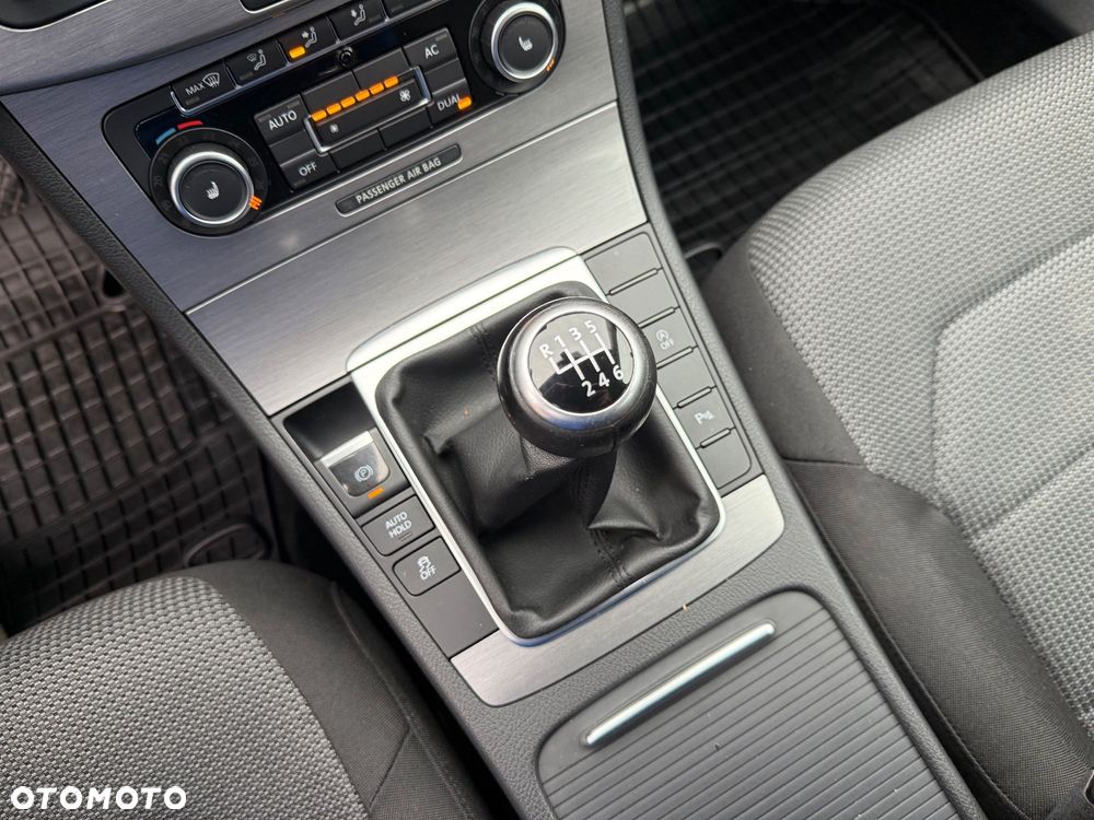 Volkswagen Passat ver-1-4-tsi-bmt-comfortline - 26